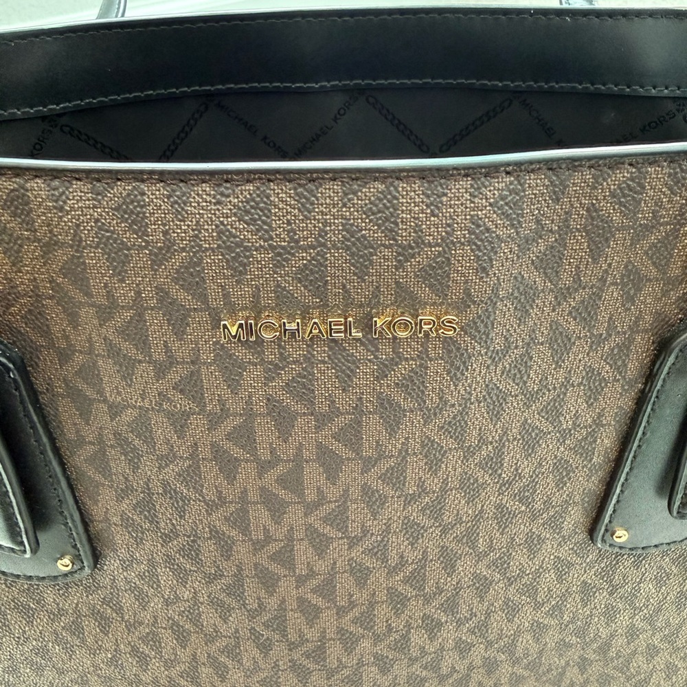 Michael Kors Voyager Large Signature Logo Tote Bag- Black and Brown - Picture 13 of 15